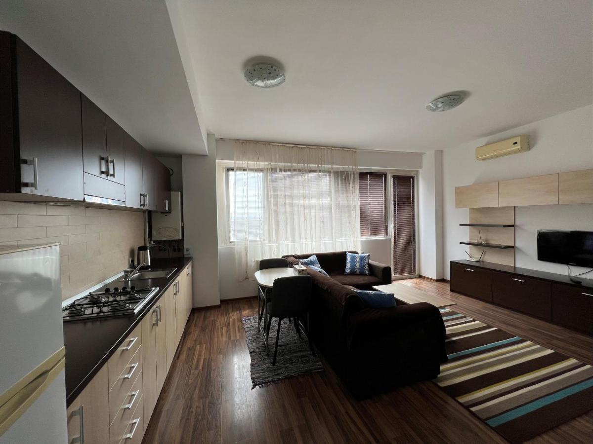 Modern Ared Uta Apartment