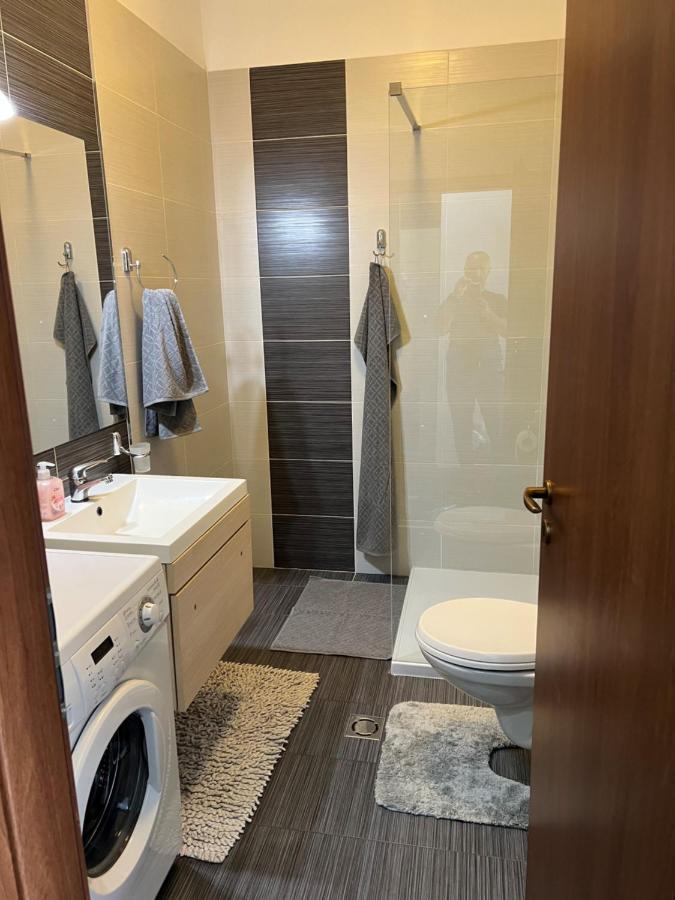 Modern Ared Uta Apartment